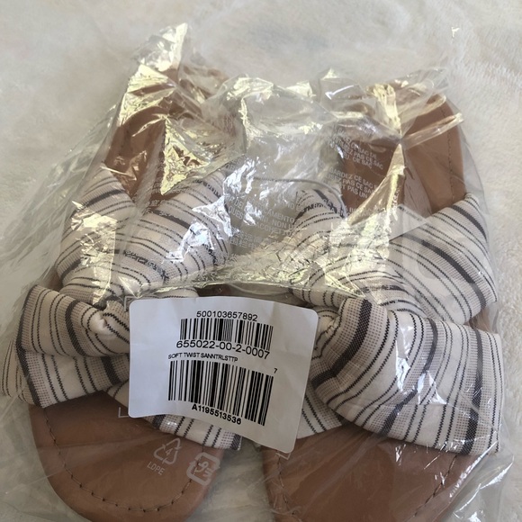 New old navy padded soft twist flat sandals, women size 7 - Picture 9 of 9